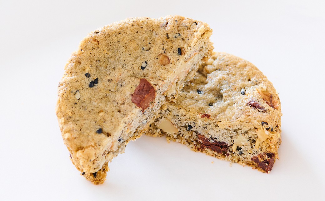 蘭越産くるみとごまとチョコのサブレ