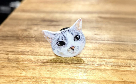 【うちの子似顔絵オーダーメイド】似顔絵の原画とピンバッジ5個セット　225P7801