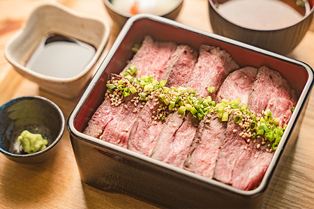 【ASOおぐに観光協会】阿蘇 小国町 観光商品券 1万円 1000円×10枚 現地引き取り 杖立温泉 わいた温泉郷 湯けむり 蒸し湯 ジャージー牛乳 小国杉 旅行 観光 宿泊 飲食 お買い物 お土産 