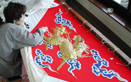 額装用 日本刺繍 「飛天」台生地「金」×額装「シルバー」[AEBR001]