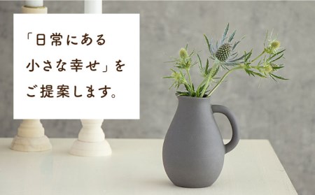 【美濃焼】piccola(ピッコラ) 一輪挿し pitcher(ピッチャー) グレー 【金新製陶所】インテリア 雑貨 花瓶 一輪挿し お花 コンパクト グレー 灰 写真映え かわいい シンプル おしゃ