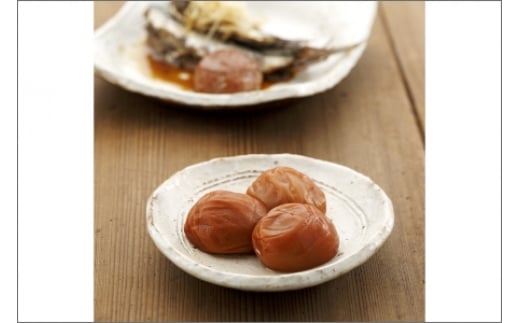 【紀州南高梅】【紀州南高梅】特選A級 梅干し 白干梅 900g 調味料（アミノ酸等）無添加 着色料無添加 うめぼし 果実 皮薄い 種小さい 果肉たっぷり 軟らかい とろける 塩漬け 昔ながら すっぱい ご飯 お弁当 おにぎり 焼酎