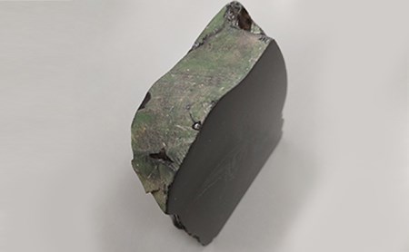 黒耀石の置物B チョウ