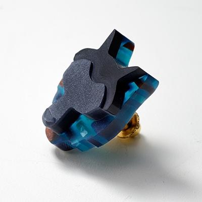 ふるさと納税 鯖江市 鯖江のメガネ材料、技術を使ったアニマルピンズ・オオカミ |  | 01