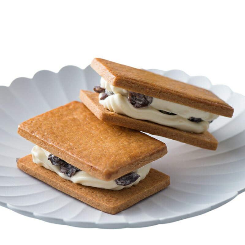 【ふるさと納税】【期間限定発送】 バターサンド レーズンバターサンド こりすのふゆじたく 6個 [tk06ays920002 山形県 高畠町 菓子工房COCOイズミヤ] デラウェア 使用 菓子 おかし スイーツ 焼菓子 洋菓子 クッキー バター