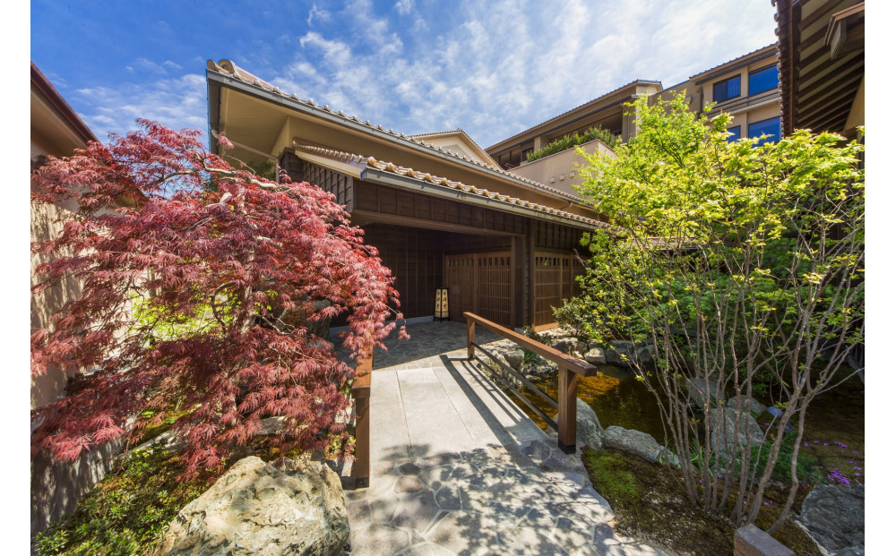 【いにしえの宿　佳雲（共立リゾート）】平休日1泊2食付 ペア宿泊券《本館檜内風呂付和洋室》 322032_FG003