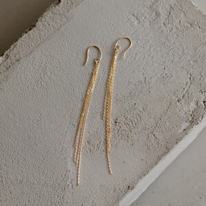 揺れる！【K18イエローゴールド チェーンピアス】顔回りが華やかになるモテピアス / KG01001P