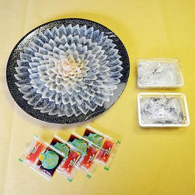 ふるさと納税 中間市 【毎月定期便】とらふぐ刺身 菊盛り一尺大皿 ふぐ皮湯引き付 4人前(中間市)全6回 |  | 03
