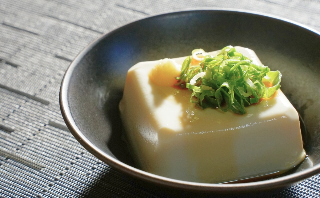 伊彌彦醤油(濃口) 500ml×12本 〈新潟県弥彦村産大豆・小麦100%使用〉本醸造 丸大豆油