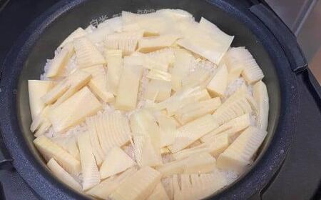 貝塚市木積産　特選朝掘り筍　約２kg / たけのこ筍 徳用たけのこ筍 木積産たけのこ筍 貝塚産たけのこ筍 朝堀りたけのこ筍 限定品たけのこ筍