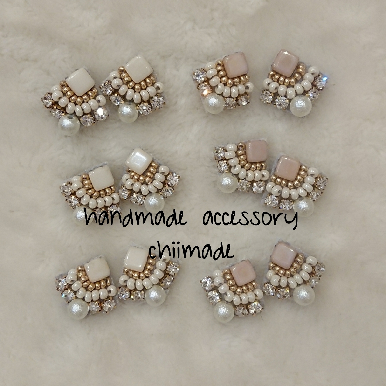 ビーズ 刺繍 ひし形 ピアス イヤリング ジュエリー アクセサリー chiimade：ピアス　くすみピンク