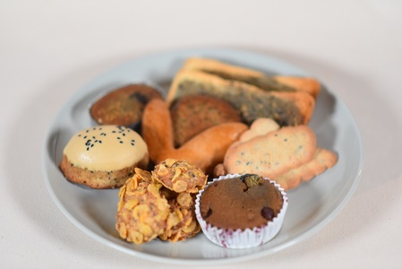 ＜ごま菓子詰め合わせ＞(全8種)ごませんべいやラスク、クッキーなど三股町産胡麻と茎葉の粉末を使ったスイーツセット！国産 焼き菓子 洋菓子【A-1201-jj】【十字屋】