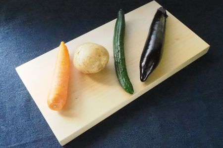 いちょうの一枚板のまな板（中）42cm×21cm H34