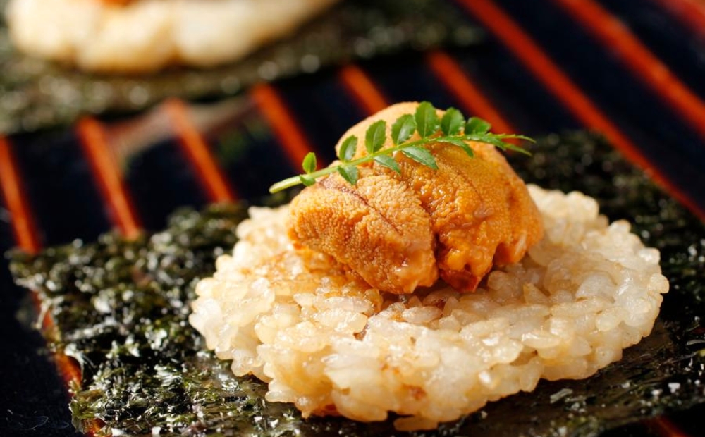 【バンブー グラッシィ 恵比寿店】【特撰OMAKASE】黒毛和牛ランプステーキ、生雲丹、旬魚の鉄板焼など全7品＜2名様＞（ぐるなびセレクション）【125117】食事券 招待券 優待券 飲食券 チケット お食事券 ギフト プレゼント デート 観光 ビジネス 出張 ランチ ディナー お出かけ 記念日 お祝い