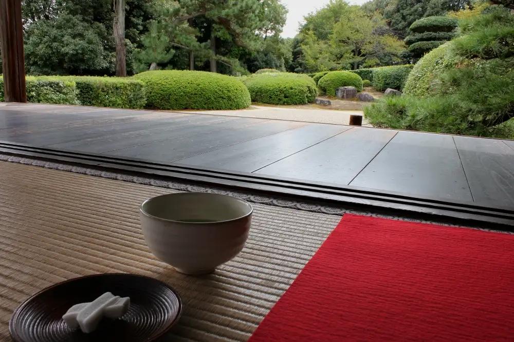 【10月1日受付開始】 定期観光バスＣコース「法隆寺・薬師寺・唐招提寺」（昼食・抹茶付）