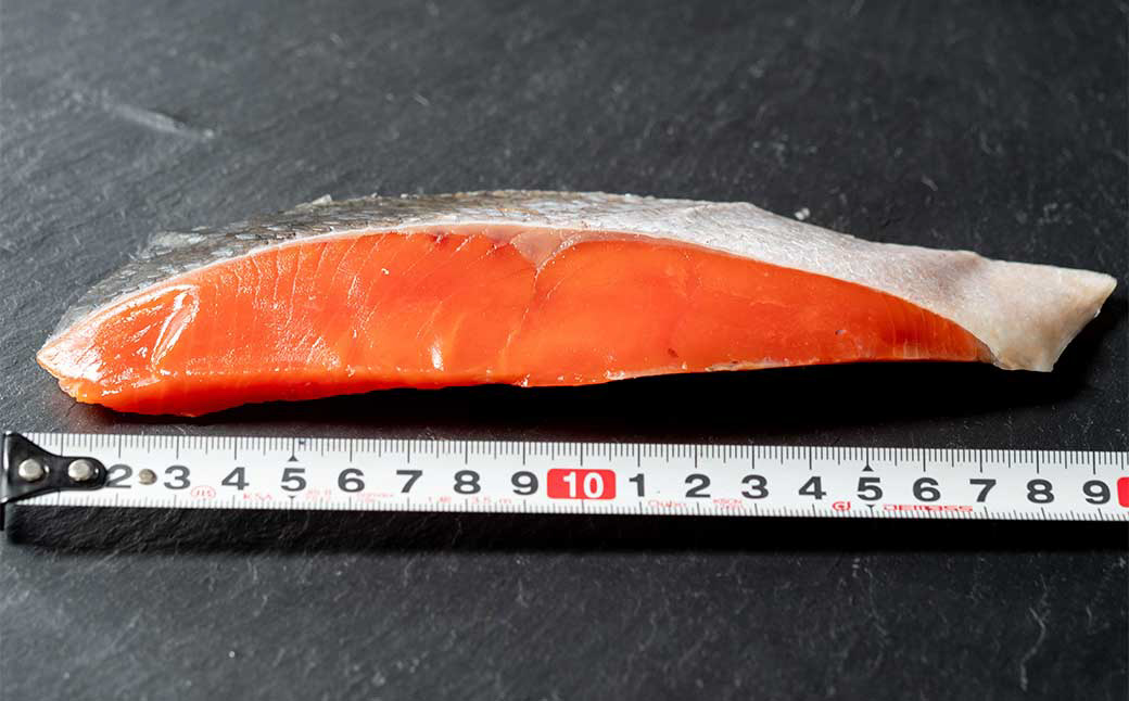 天然のおいしい甘塩紅鮭 厚め 14切れ 鮭 小分け 海鮮 さけ サケ 鮭切身 シャケ 切り身 冷凍 おかず 弁当 あいちょう ご当地 釧路 北海道 リピート リピーター 沖流し 大人気 一番人気 あい