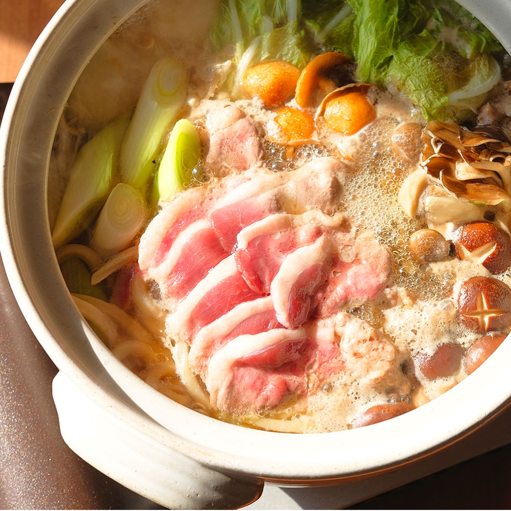【ふるさと納税】「但馬鴨鍋」 うどん付 3～4人前 鴨肉・鴨鍋ダシ・つくね・たにぐちの玄米うどん（2玉） セット 但馬鴨 鴨肉 鶏肉 お肉 もも モモ肉 出汁 だし 鍋セット 惣菜 冷凍 国産 兵庫県 新温泉町 送料無料