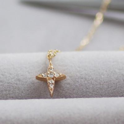 ふるさと納税 大津市 【10金イエローゴールド ダイヤモンドネックレス】0.033ct クロスモチーフ 上品で確かな輝き