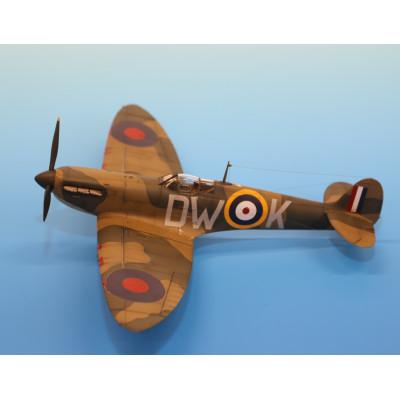 ふるさと納税 鞍手町 イギリス空軍の主力戦闘機　スピットファイアMk.1(スケールモデル完成品) |  | 01