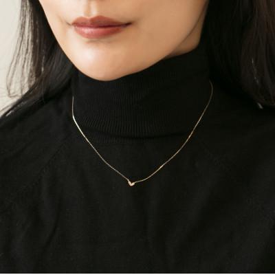 ふるさと納税 大津市 【18金 ダイヤモンドネックレス】大人の輝き 華奢で上品な毎日ジュエリー 人気 ハートデザイン |  | 02