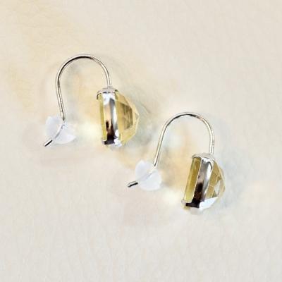 ふるさと納税 甲府市 【ジュエリー】K18WG ホワイトゴールド ハニークォーツ ピアス 保証書付 SIA-2653 |  | 02