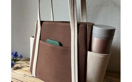 【2026年6月上旬発送開始】【 AKIRA オリジナル】【 マツコの知らない世界 で紹介されました！】 中型レディストートバッグ ダブルポケット ダークブラウン帆布×ライトベージュ 軽量 軽い 日本