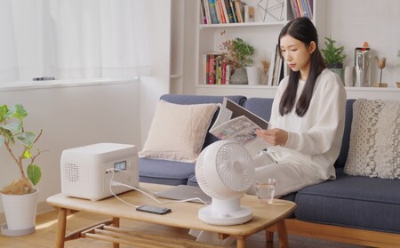 ポータブル電源 solarich(ソラリッチ)本体+ソーラーパネル100Wセット【072-002】