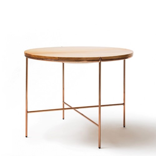 【ふるさと納税】【FIL】ラウンドテーブル MASS Series 900Round Table -Natural Wood & Copper Frame-　小国杉 テーブル 丸テーブル 机 インテリア 家具 木製 小国杉 無垢材 天然木 おしゃれ リビング ダイニング ギフト セット Foreque 熊本 阿蘇 南小国町 送料無料