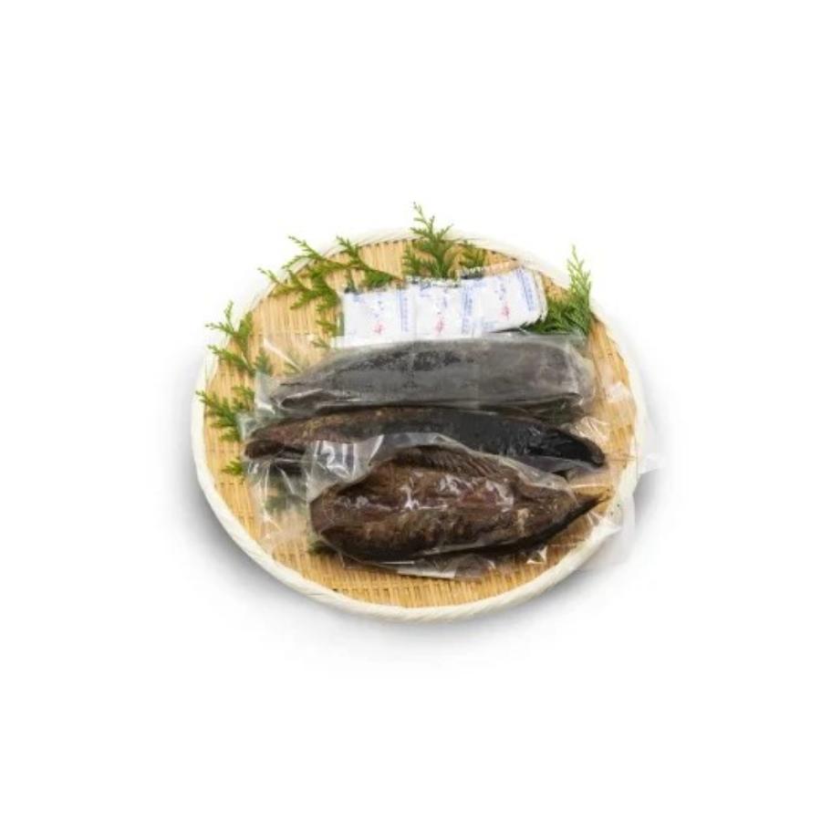 ＜手焼き職人山下＞室戸の厳選かつお完全わら焼きタタキ300g×3（計900g）