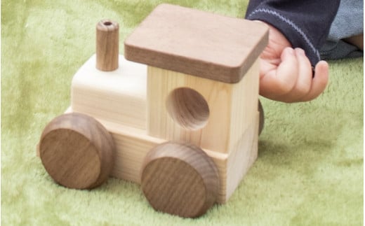 IKONIH オルゴールトレイン/ おもちゃ 子供 こども オモチャ 玩具 プレゼント お祝い 木 出産祝い 安全 オーガニックトイ ファーストトイ 電車 でんしゃ トレイン アイコニー  【kip0