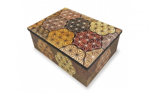 
                  【寄木細工 6寸小物入れ 亀甲】神奈川県小田原市
                