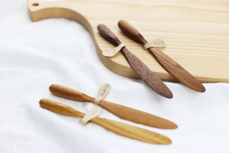 バターナイフ 木彫り 天然木 ナチュラル 自然塗料 飛騨 木製 てづくり 一位一刀彫 [Q230]