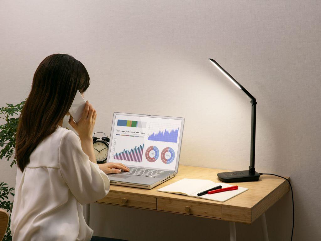 LEDデスクライトQi充電シリーズ 平置きタイプ 調光　LDL-QFD-B　ブラック