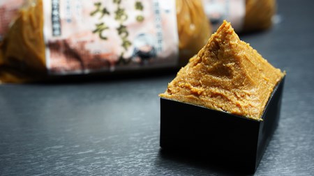老舗の味にこだわる「横島醤油納豆」の手造りかあちゃん味噌　１kg×４袋セット　[AO004ya]