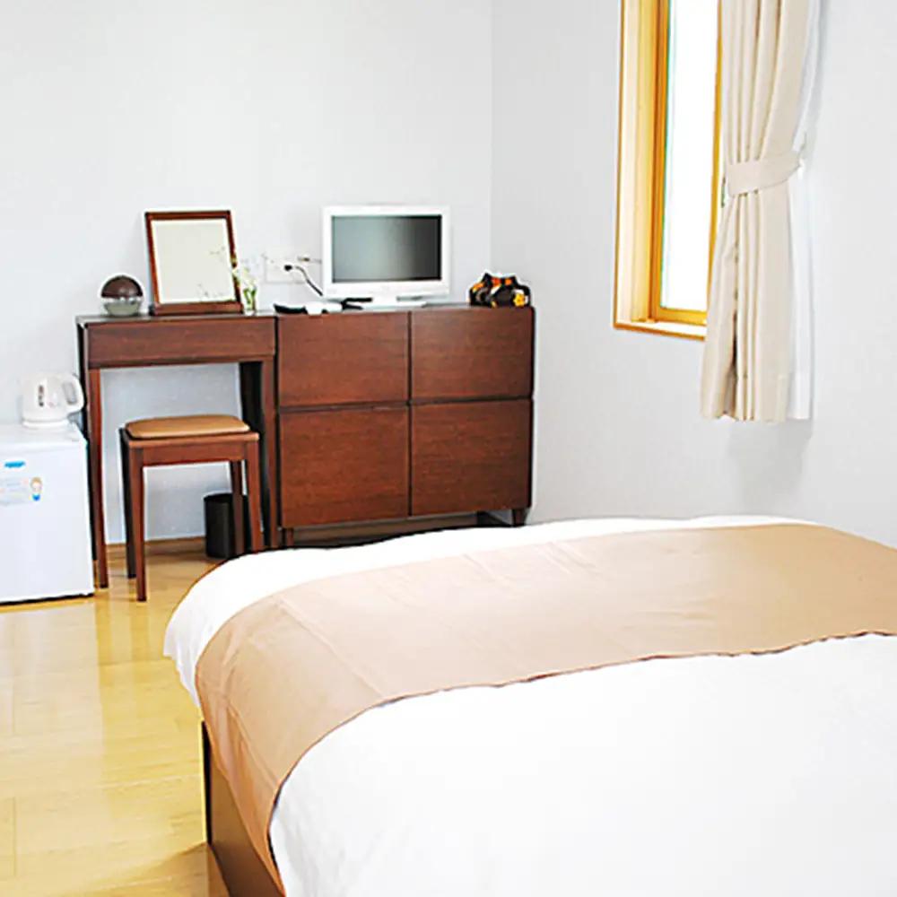 【ペンションほろほろ】空の部屋 洋室シングルルーム 1名宿泊券 1泊(朝食付き)