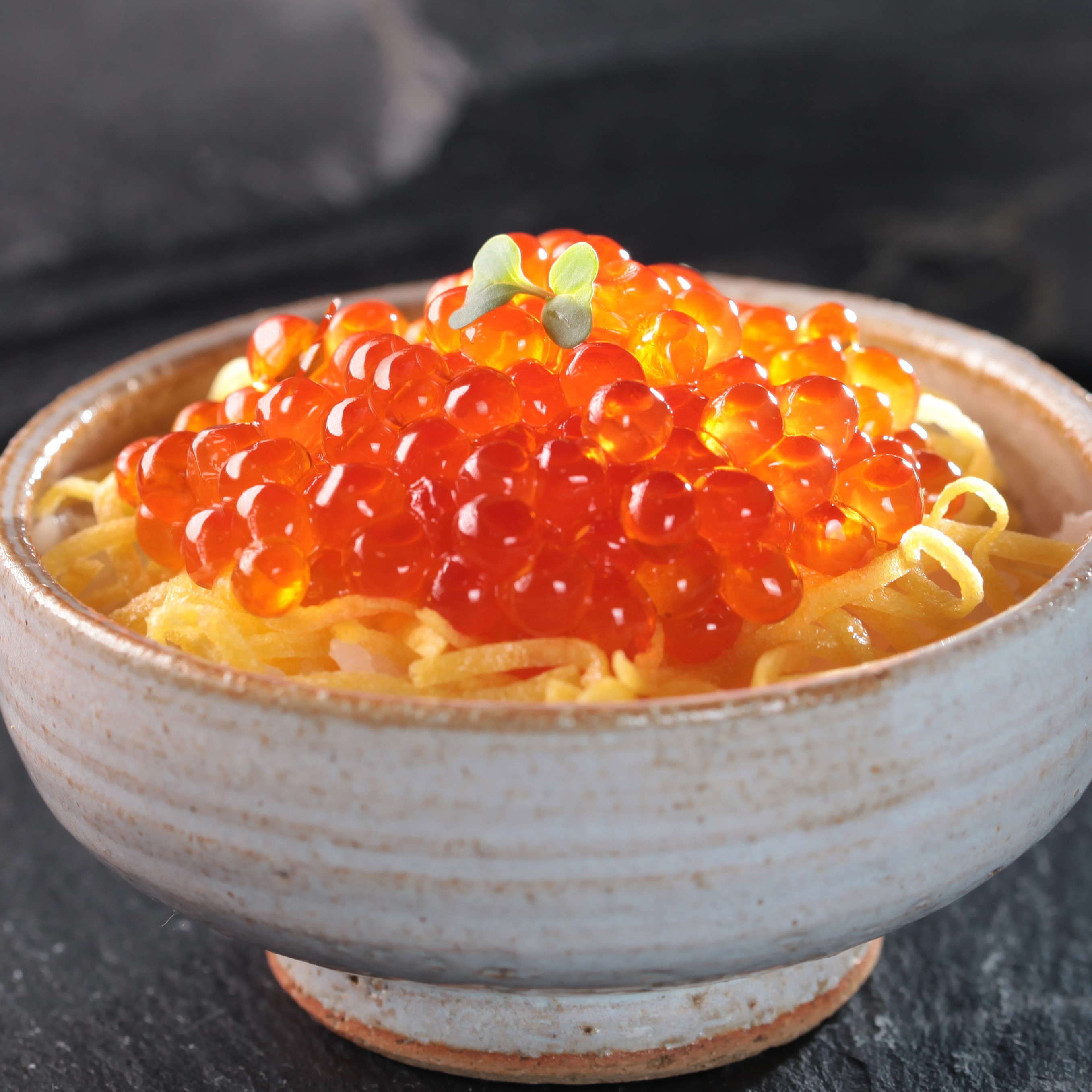 【新物】　北海道産鮭いくら醤油漬け100g×小分け3パック合計300g 【鮭卵】
