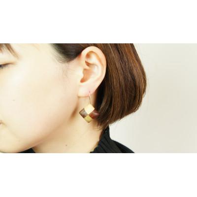 ふるさと納税 日南町 寄木のスクエアピアス |  | 01
