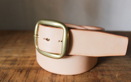 【minca】幅40mmベルト/38インチ  栃木レザーの希少な「ハーネスレザー」使用の贅沢な1枚革のレザーベルト オイルタイプ/タン(生成)/HL-B03/TAN　626