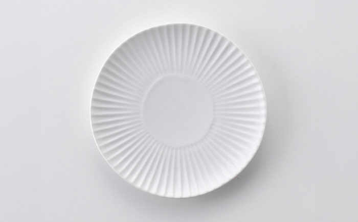 【波佐見焼】しのぎ茶碗・中皿（白磁）セット【一龍陶苑】 [CC87]