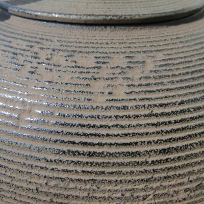 ふるさと納税 奥州市 南部鉄器 鉄瓶 丸糸目 1.5L(3〜4人用 ) 直火対応 伝統工芸 ケトル [Y0116] |  | 02