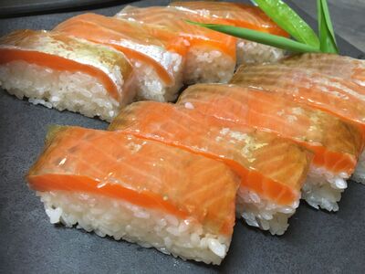 恵那の朴葉寿司と鯖寿司・更紗紅鱒寿司セット / すし 寿司 スシ 朴葉寿司 鯖寿司 さば寿司 さばずし さば 鯖 サバ 鱒寿司 ます寿司 ますずし ます 鱒 マス / 恵那市 / 金寿司[AUBF00
