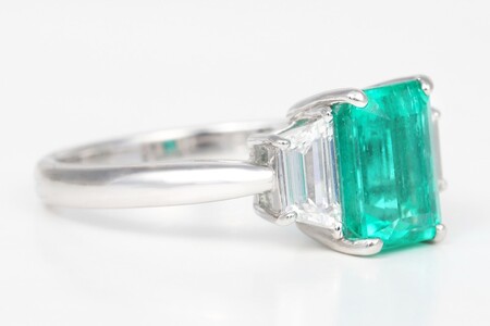 【ふるなび限定】【一点もの】エメラルド（2.10ct）ダイヤモンドプラチナリング　R123　K06146-H　FN-Limited-SP