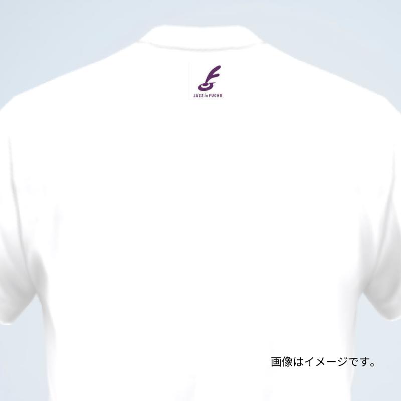 後ろ身頃の襟下にロゴマークが入ります。