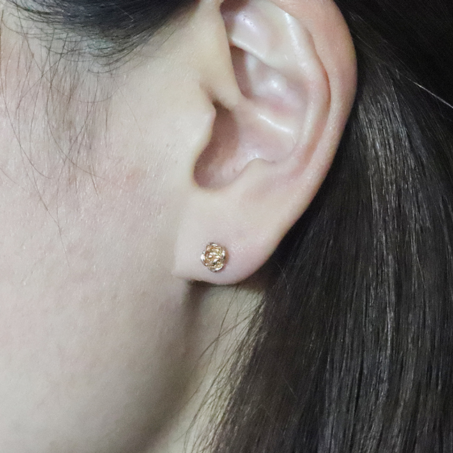 K18　ローズ（薔薇）ピアス