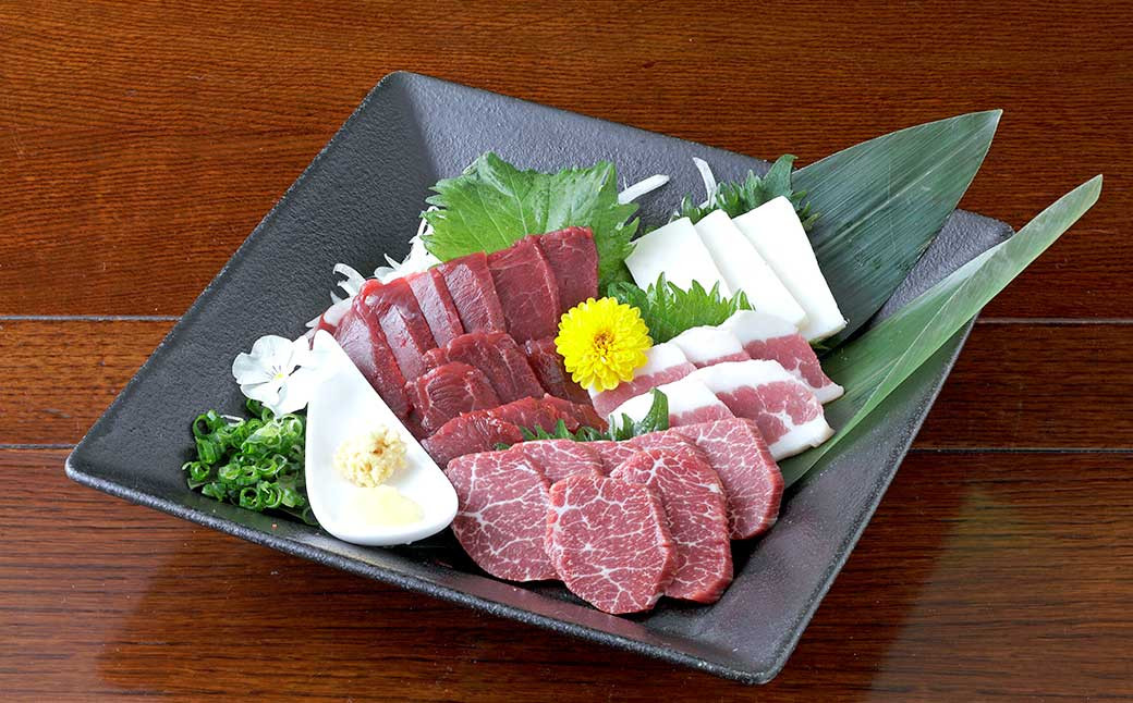 
熊本 馬刺し 4種盛り 200g（赤身・コーネ・フタエゴ・上霜降り 各50g×1）馬肉 馬刺 ばさし 赤身 コーネ フタエゴ 霜降 食べ比べ
