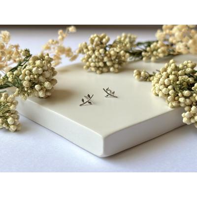 ふるさと納税 甲府市 Pt900 小枝モチーフピアス(PE8057)