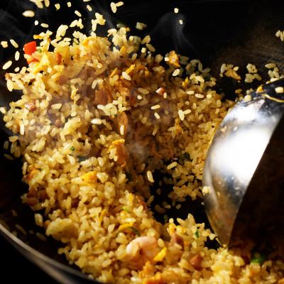 ふるさと納税 富田林市 喜神菜館　鉄鍋直火中華　五目炒飯　16食入り(2食入×8袋) |  | 01