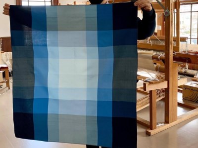 岡谷シルク SUWASHIKI FUROSHIKI（90cm）