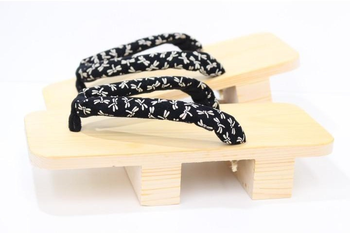 
            郡上おどり　踊り下駄（男性）　トンボ柄　ひのき下駄 G0015
          