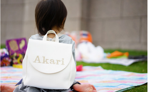 No.250-03 名入れができるPVCレザーベビーリュック「ARUKO」（ベージュ）